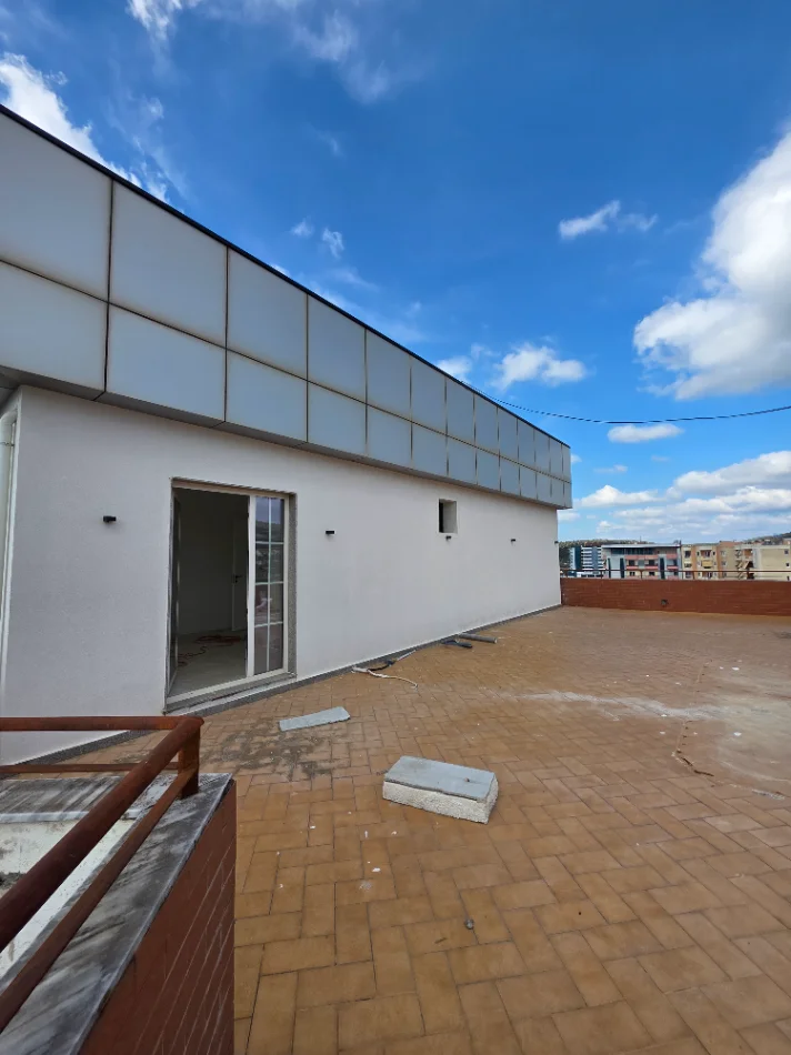 Lushnje, shitet apartament+verande | Penthouse 3+1+Aneks+Ballkon Kati 9, 480 m² 260.000 € 