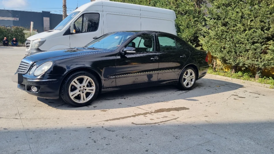 Tirane, shitet makine Benz Nafte, e zeze automatik Kondicioner 298.000 km 4.200 €