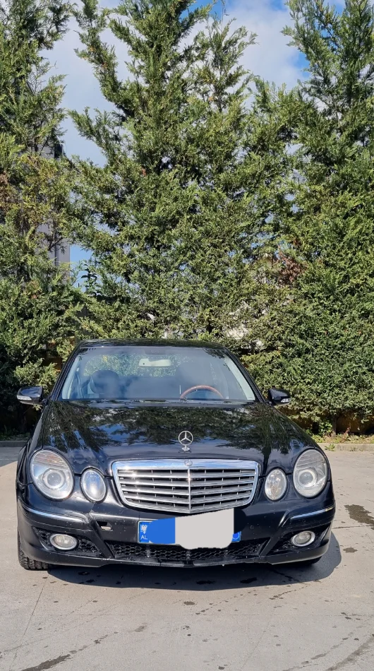 Tirane, shitet makine Benz Nafte, e zeze automatik Kondicioner 298.000 km 4.200 €