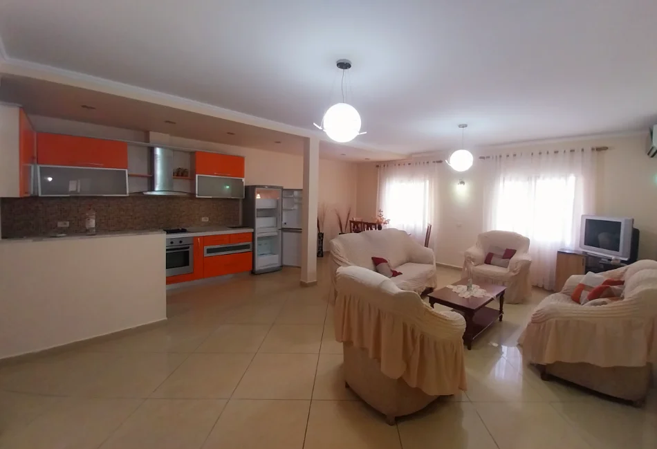 Tirane, Me qera apartament 3+1+2+Aneks+Ballkon Kati 5, 124 m² 70.000 lek(Rruga Margarita Tutolani Qëndër/Sheshi Wilson)