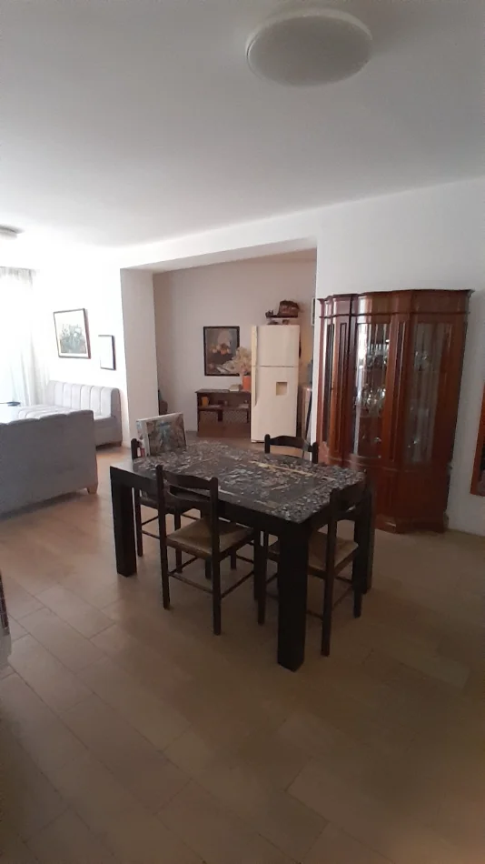 Tirane, jepet me qera apartament 1+1+Aneks+Ballkon Kati 9, 92 m² 500 € (Turdiu Garden)