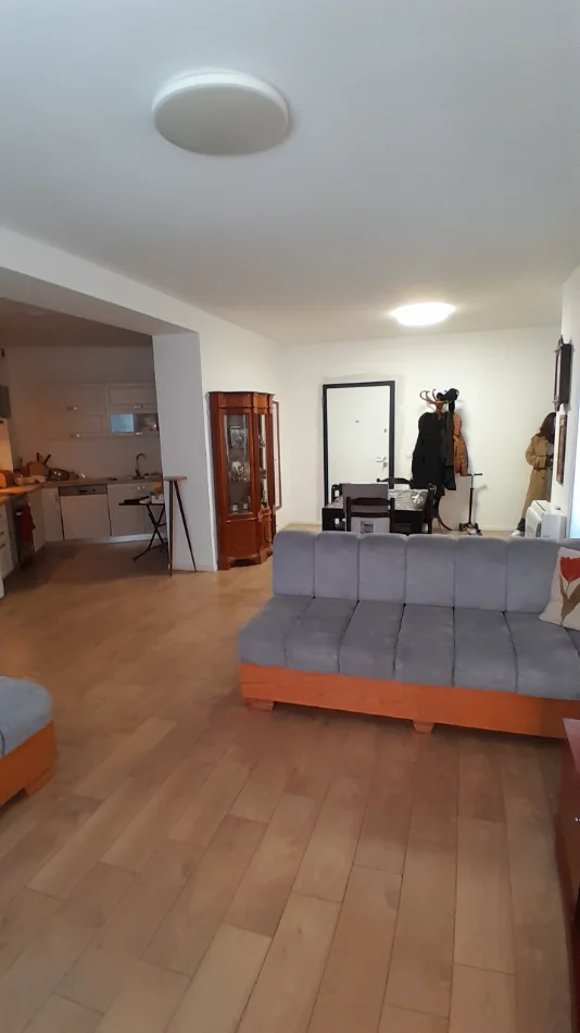 Tirane, jepet me qera apartament 1+1+Aneks+Ballkon Kati 9, 92 m² 500 € (Turdiu Garden)