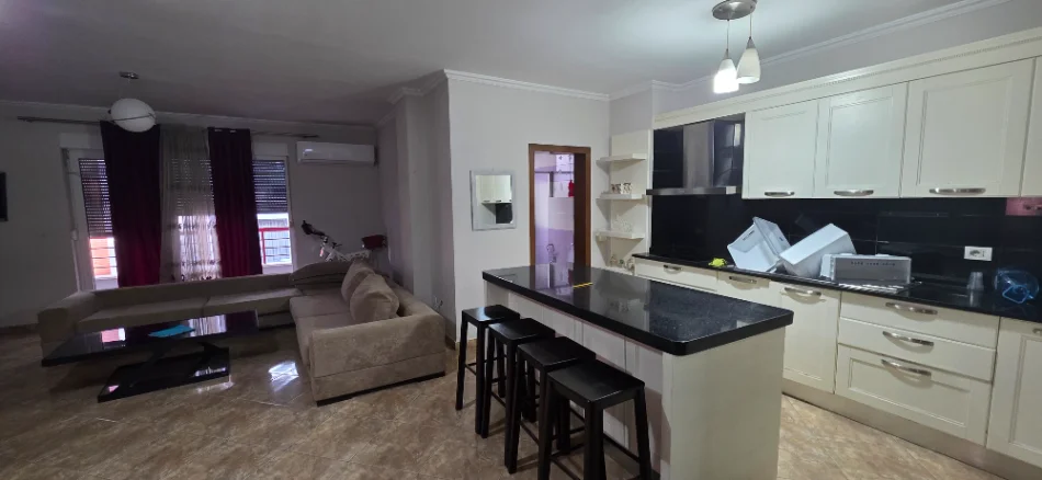 shitet apartament 2+1+Aneks+Ballkon Kati 3, 140 m² 250.000 € (Colombo 2)