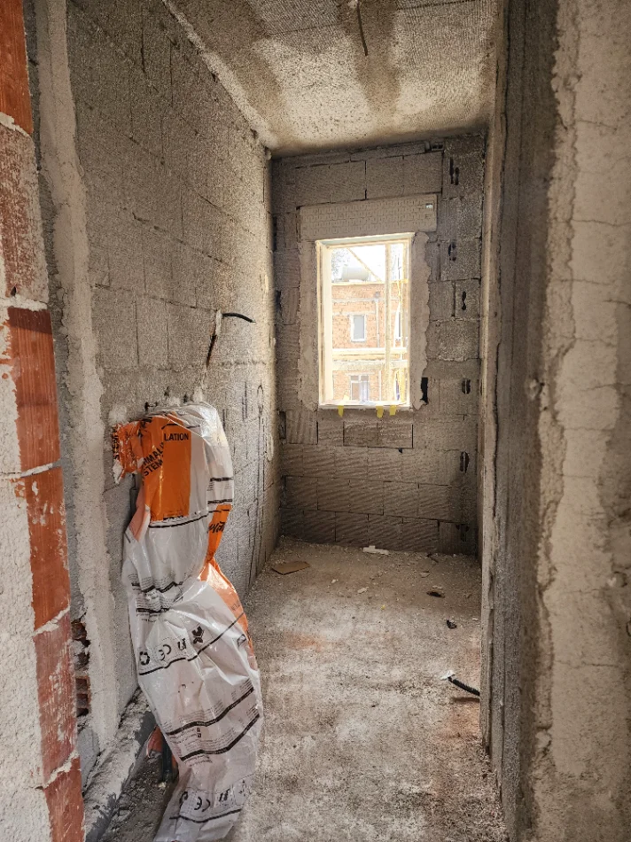 Tirane, shitet apartament 2+1+Ballkon Kati 1, 100 m² 