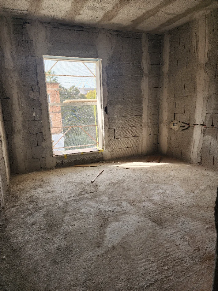 Tirane, shitet apartament 2+1+Ballkon Kati 1, 100 m² 