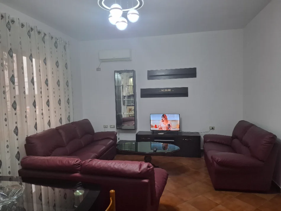 Tirane, jepet me qera nga Pronari, pa-komision shtepi 1+1 Kati 0, 65 m² 510 € (Rruga Spiro Floqi)
