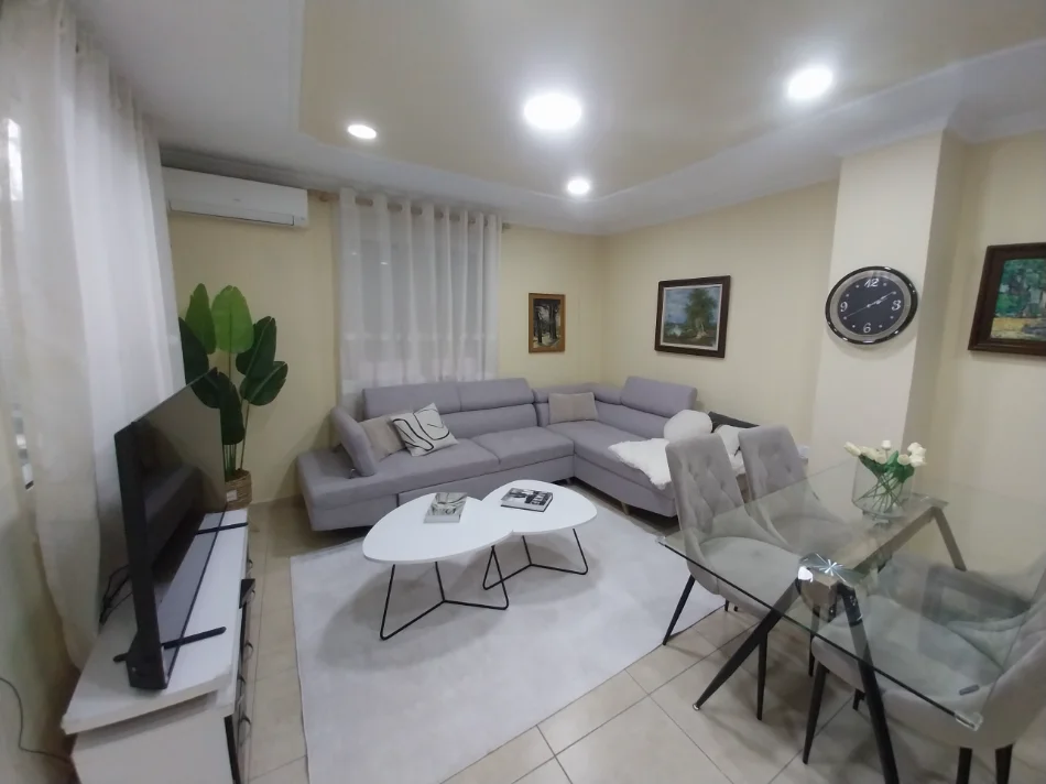 Tirane, jepet me qera apartament 1+1+Aneks+Ballkon Kati 3, 67 m² 50.000 lek/muaj (Blv Gjergj Fishta, Qëndër - Universitetit Mesdhetar)