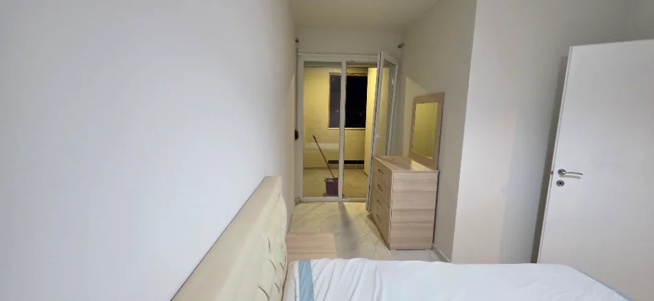 Tirane, jepet me qera apartament 2+1+Aneks+Ballkon , 75 m² 550 € (Rruga Bedri Karapici)