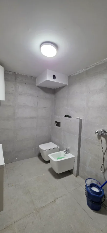 Tirane, jepet me qera apartament duplex 2+1+Aneks+Ballkon Kati 1, 160 m² 500 € (Xhamia Selite)