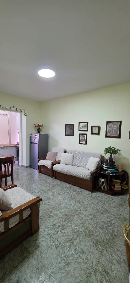 Tirane, jepet me qera apartament duplex 2+1+Aneks+Ballkon Kati 1, 100 m² 650 € (Stadiumi Dinamo)