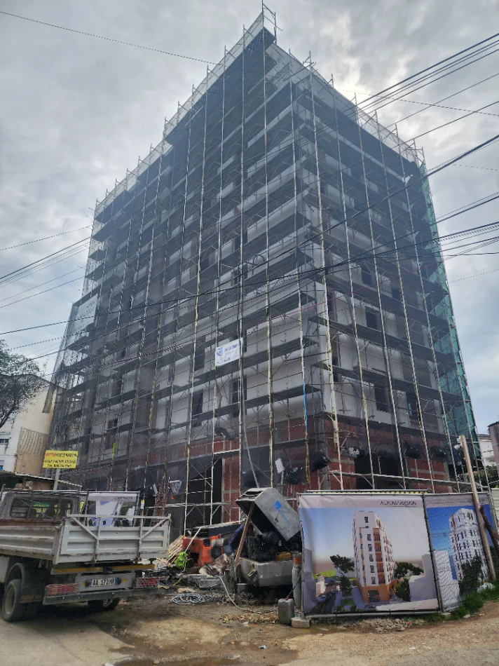 Tirane, shitet apartament 2+1+Ballkon Kati 1, 100 m² 