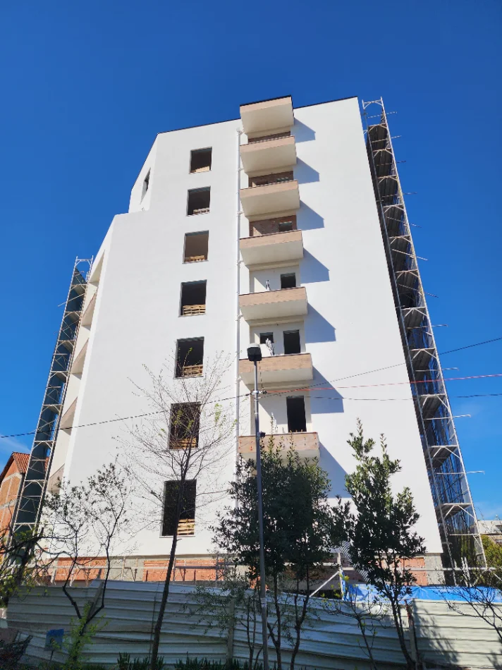 Tirane, shitet 2+1+Aneks+Ballkon Kati 1, 100 m² 