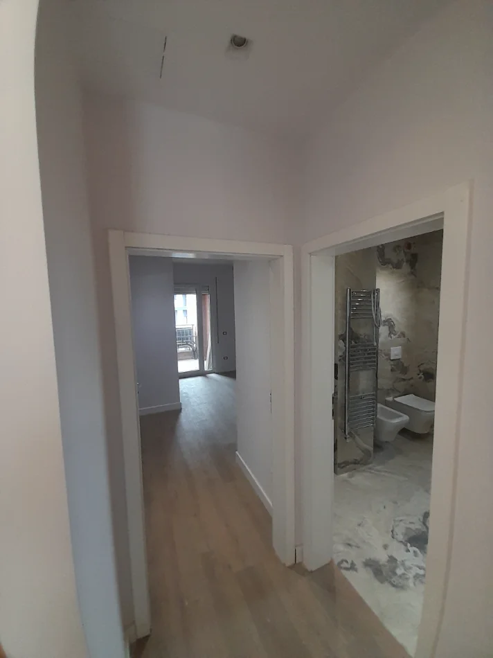 Tirane, shitet apartament 2+1 , 96 m² 255.001 € 