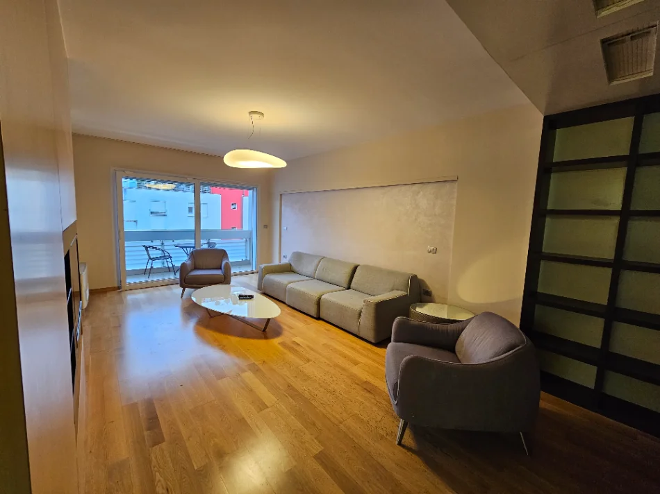 Tirane, shitet apartament 3+1 Kati 6, 164 m² 624.000 € (Liqeni Tiranes)