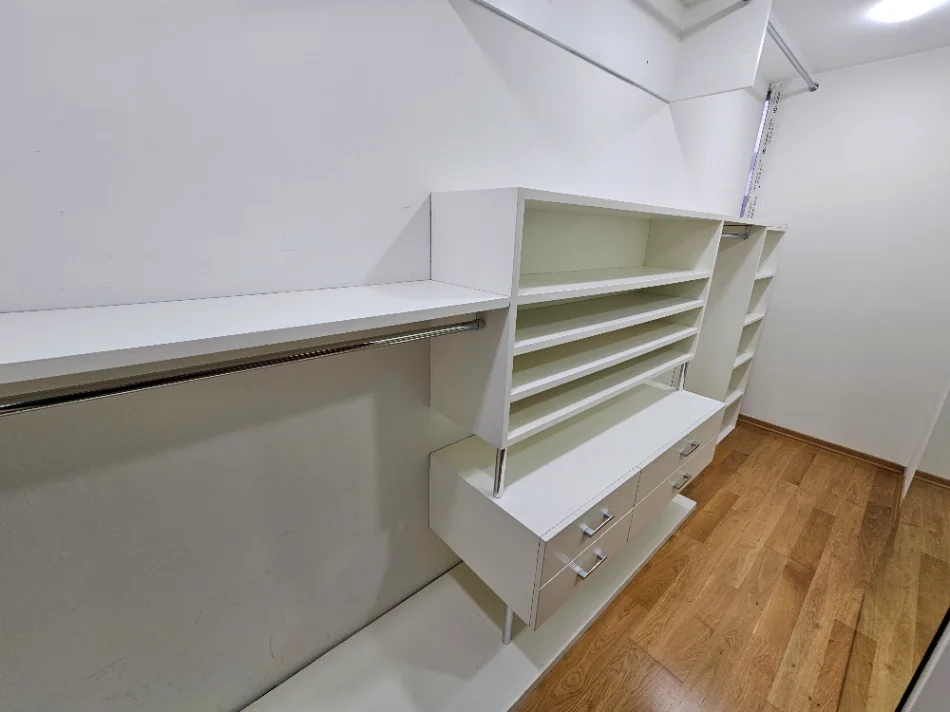 Tirane, shitet apartament 3+1 Kati 6, 164 m² 624.000 € (Liqeni Tiranes)