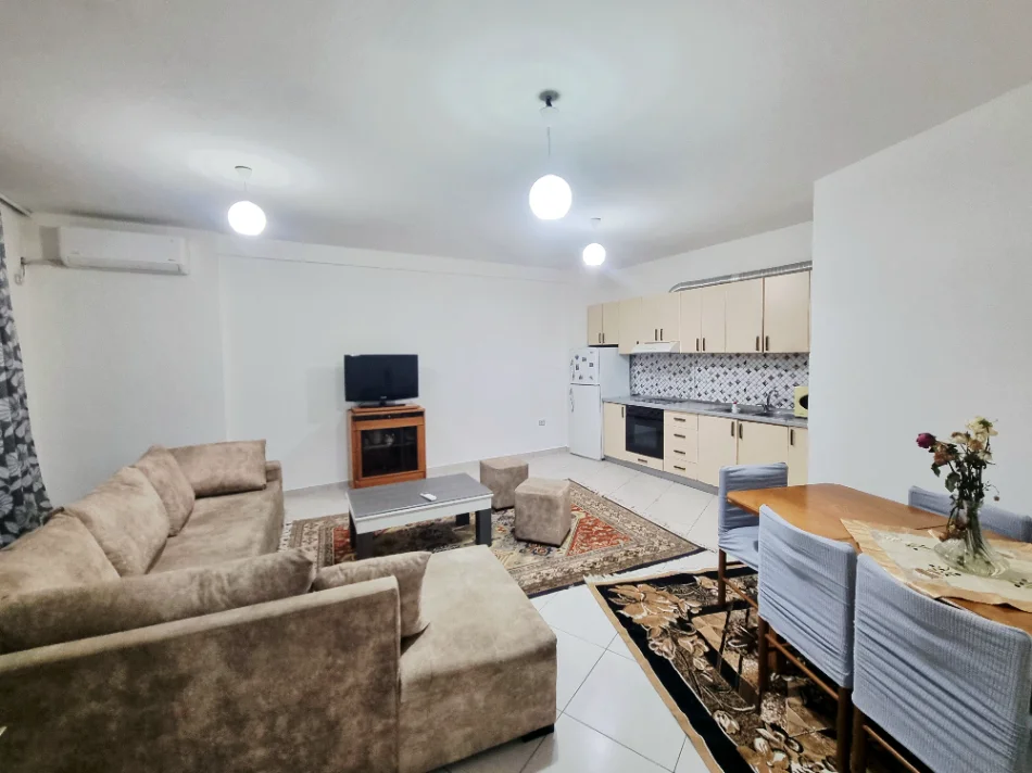 Tirane, jepet me qera apartament 2+1+Ballkon Kati 3, 120 m² 470 € 