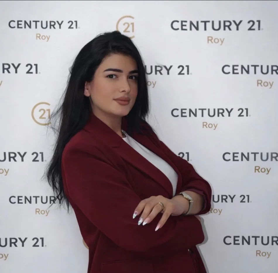 Anila_Shtjalshi_Century21_Roy