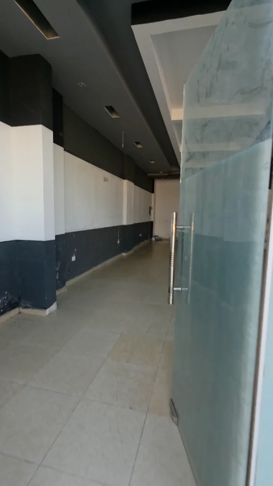 Lushnje, shitet dyqan Kati 0, 80 m² 130.000 € 