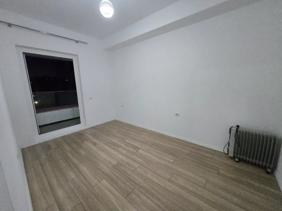 Tirane, jap me qera apartament 2+1+Ballkon Kati 4, 80 m² 320 € (Rruga Pasho Hysa)