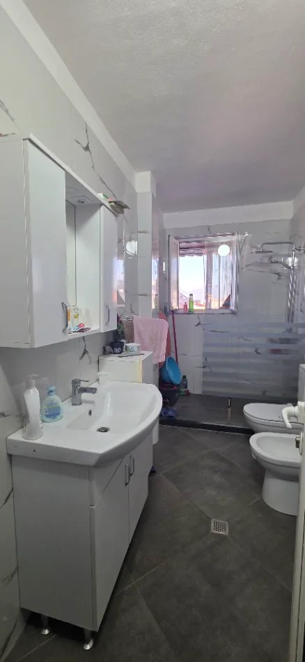 Tirane, shitet apartament 1+1+Aneks+Ballkon Kati 5, 64 m² 88.000 € (Llambi Bonata)