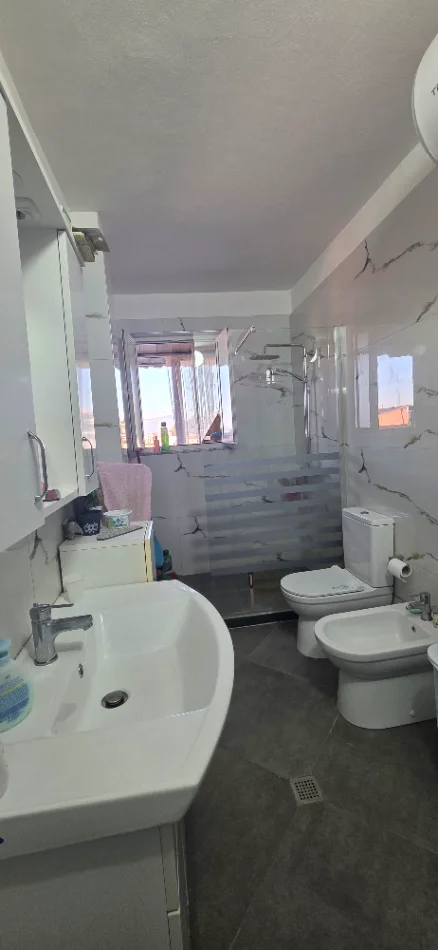 Tirane, shitet apartament 1+1+Aneks+Ballkon Kati 5, 64 m² 88.000 € (Llambi Bonata)