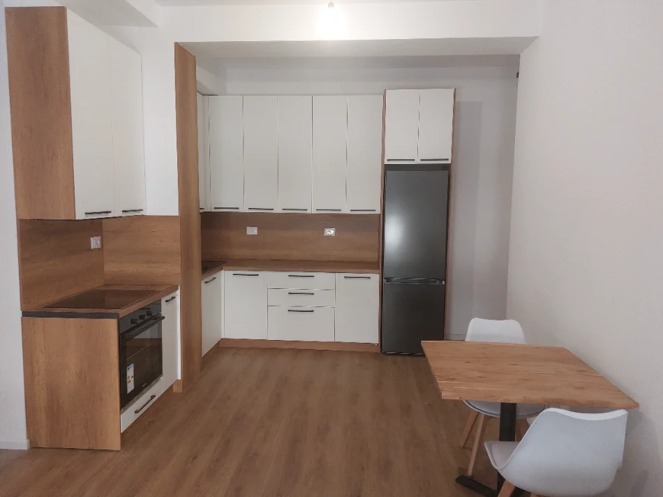 Tirane, jepet me qera apartament 2+1+Ballkon Kati 4, 77 m² 500 € (Paho hysa)