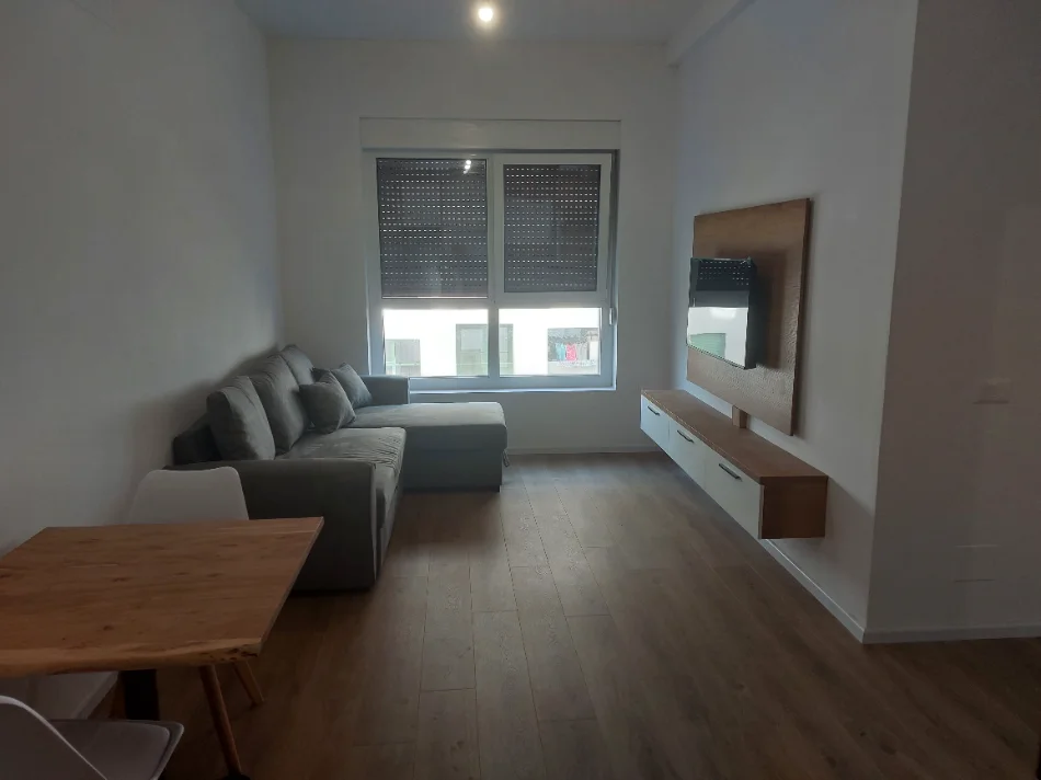 Tirane, jepet me qera apartament 2+1+Ballkon Kati 4, 77 m² 500 € (Paho hysa)
