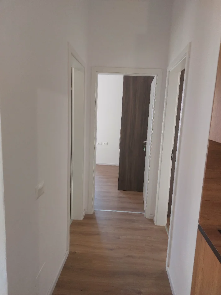 Tirane, jepet me qera apartament 2+1+Ballkon Kati 4, 77 m² (Pasho hysa)