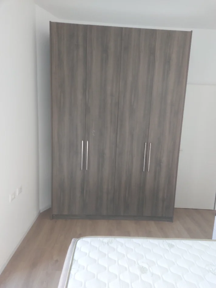 Tirane, jepet me qera apartament 2+1+Ballkon Kati 4, 77 m² (Pasho hysa)