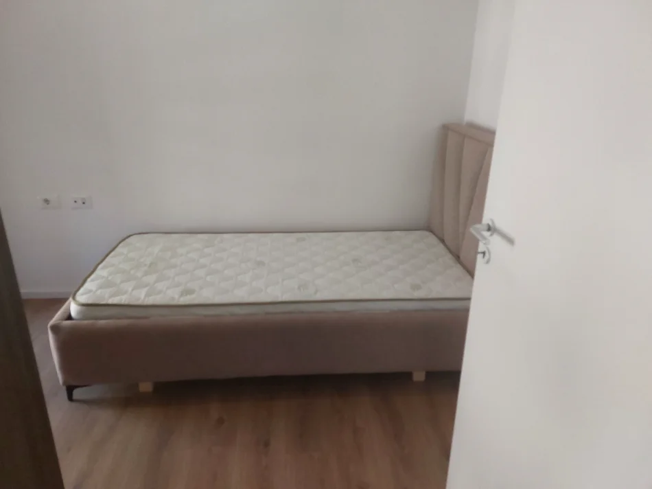 Tirane, jepet me qera apartament 2+1+Ballkon Kati 4, 77 m² 500 € (Paho hysa)
