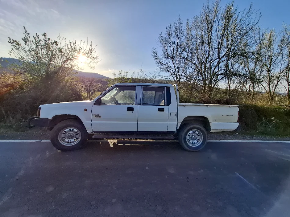 Korce, shes Pick-Up Mitsubishi L200 Nafte, e bardhë manuale