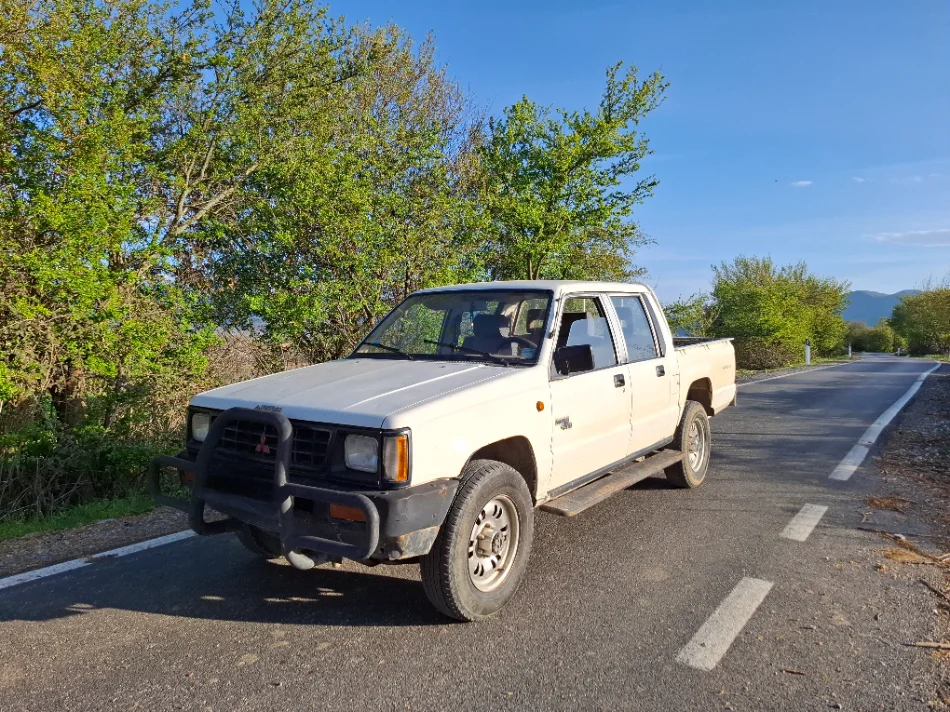 Korce, shes Pick-Up Mitsubishi L200 Nafte, e bardhë manuale
