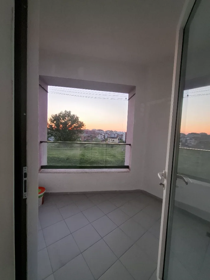 Tirane, jepet me qera apartament 2+1 Kati 3, 105 m² 330 € (Ali Dem, kompleksi Mangalem 21)