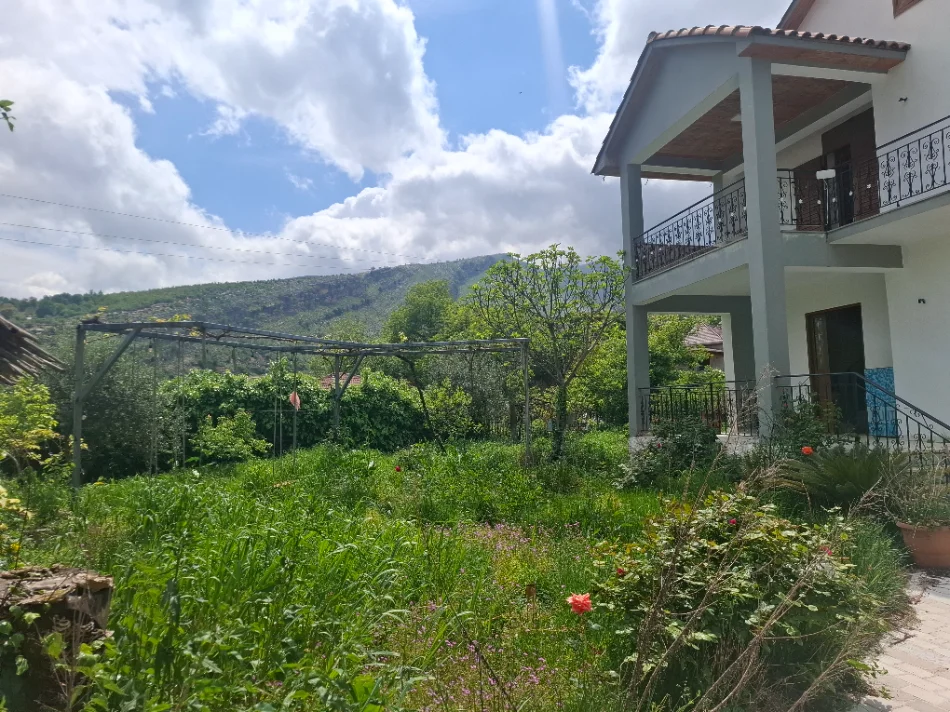 Gjirokaster, shitet Vile 3+1+Ballkon Kati 2, 160 m² 110.000 € 