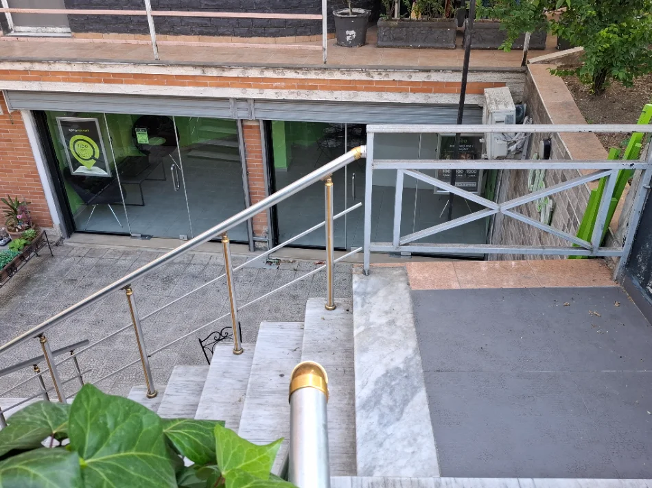 Tirane, shitet dyqan Kati 0, 30 m² 110.000 € (Perballe Kompleksit Delijorgji)