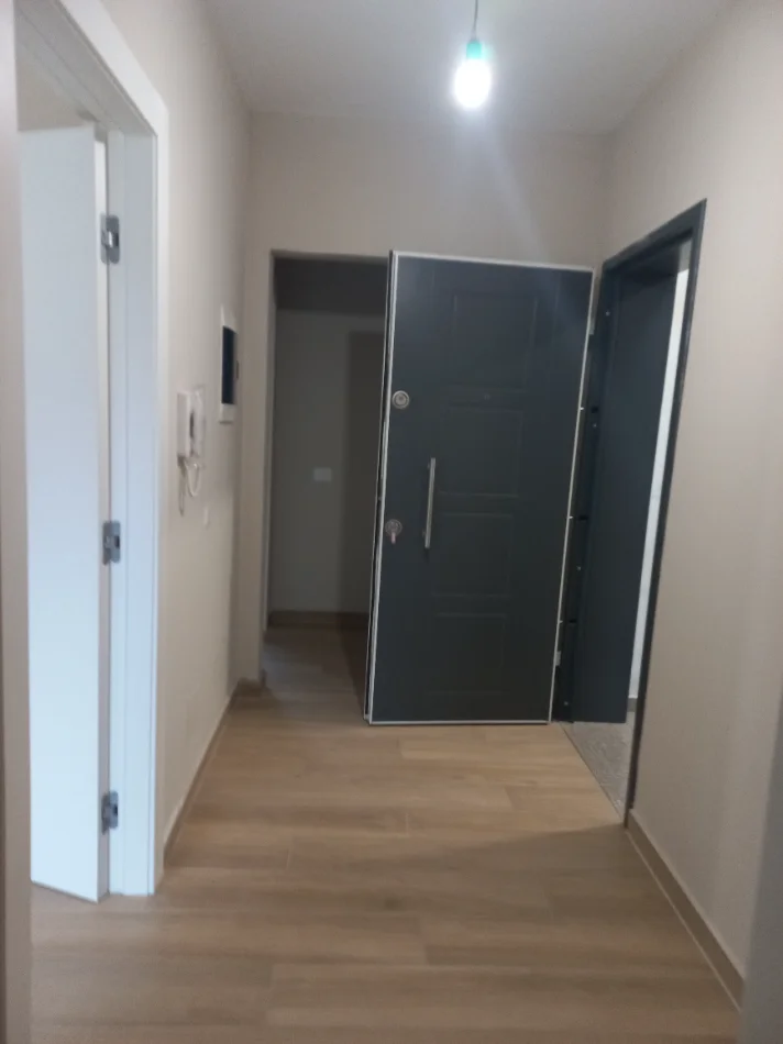 Tirane,Shitet Apartament bollshëm 2+1+2banjo, pallat ri 2025, kati 10, sip.104 m², Cmimi 3000€/m2, prane Pazarit Ri rr. Q. Stafa e rr. H.Tasim. Tirane
