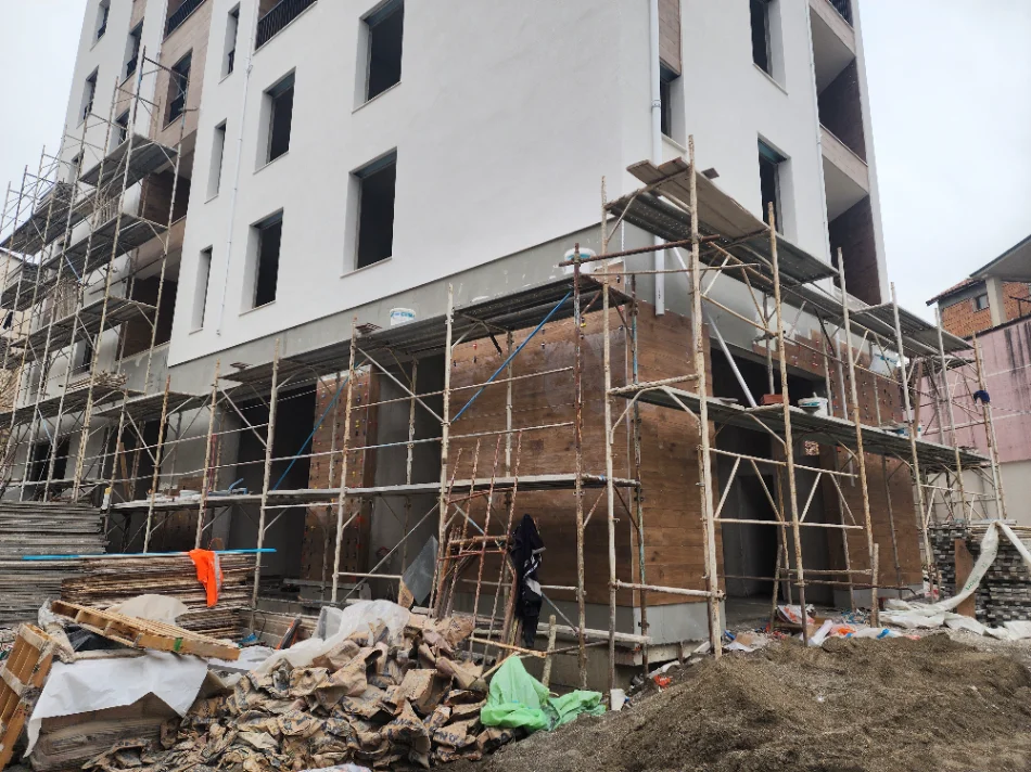 Tirane, shitet dyqan Kati 0, 48 m² 