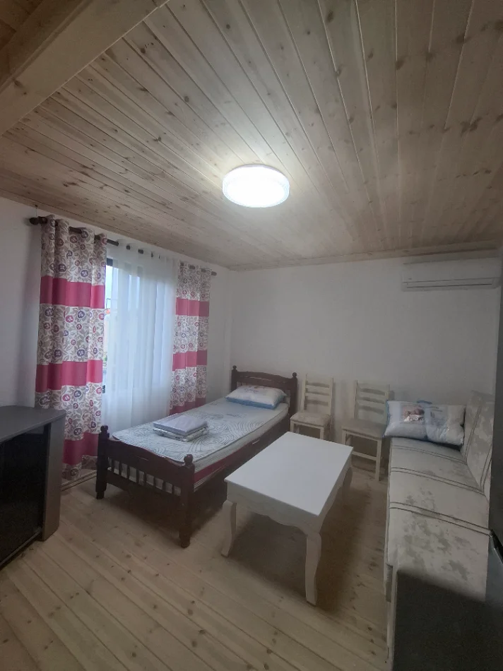 Tirane, jepet me qera garsonier 1+1 Kati 2, 45 m² 280 € (perballe shkolles Bashkim Fino, prane Qyteti Studentit)