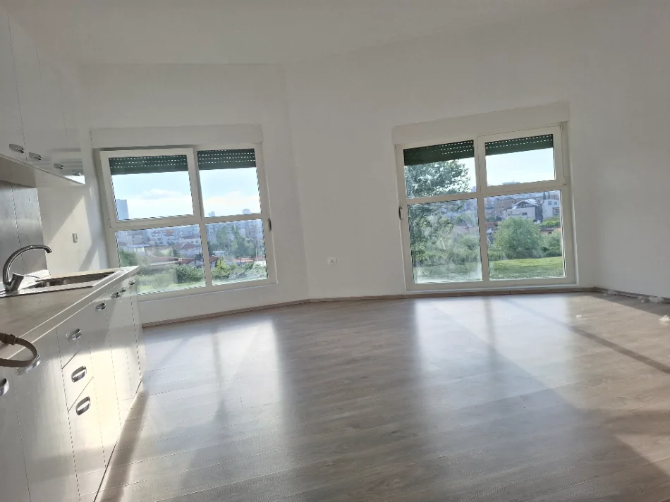 Apartament 2+1+2+Ballkon Per Qera - 105 m² 320 € (ALI DEMI))
