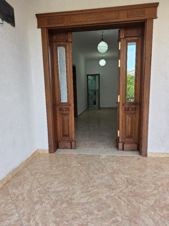 Tirane, jepet me qera apartament ne nje shtepi private 1+1+Ballkon Kati 1, 100 m² 450 €