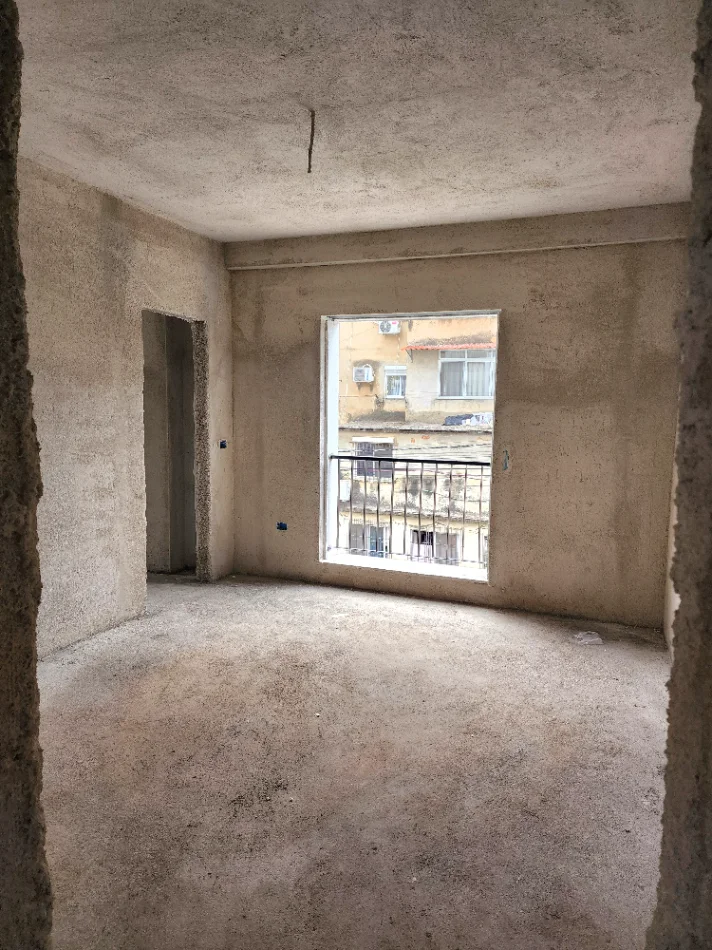 Tirane, shitet apartament 2+1+Aneks+Ballkon Kati 1, 100 m² 