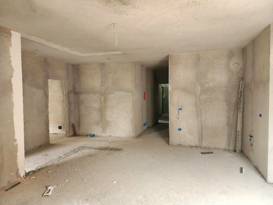 Tirane, shitet apartament 2+1+Aneks+Ballkon Kati 1, 100 m² 