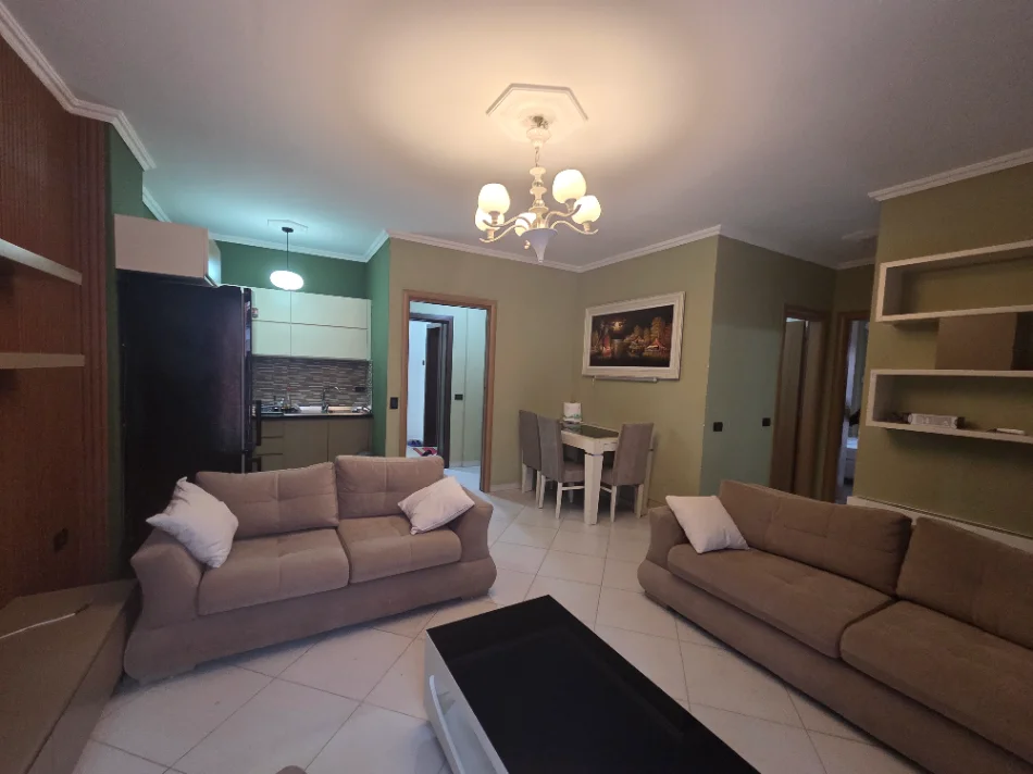 Tirane, shes 3+1+Ballkon , 170.000 €