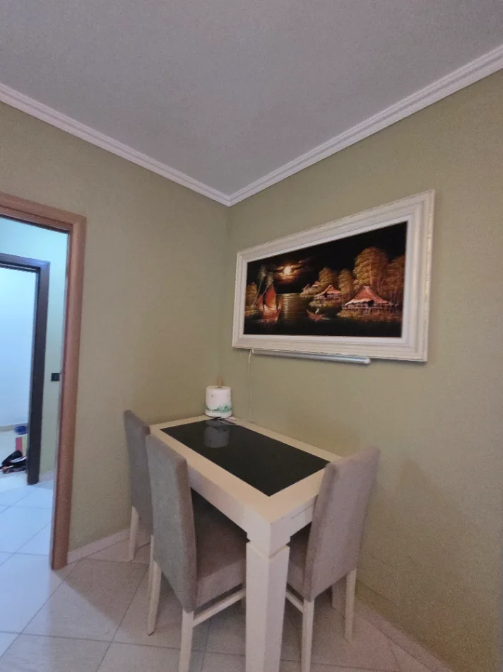 Tirane, shes 3+1+Ballkon , 170.000 €
