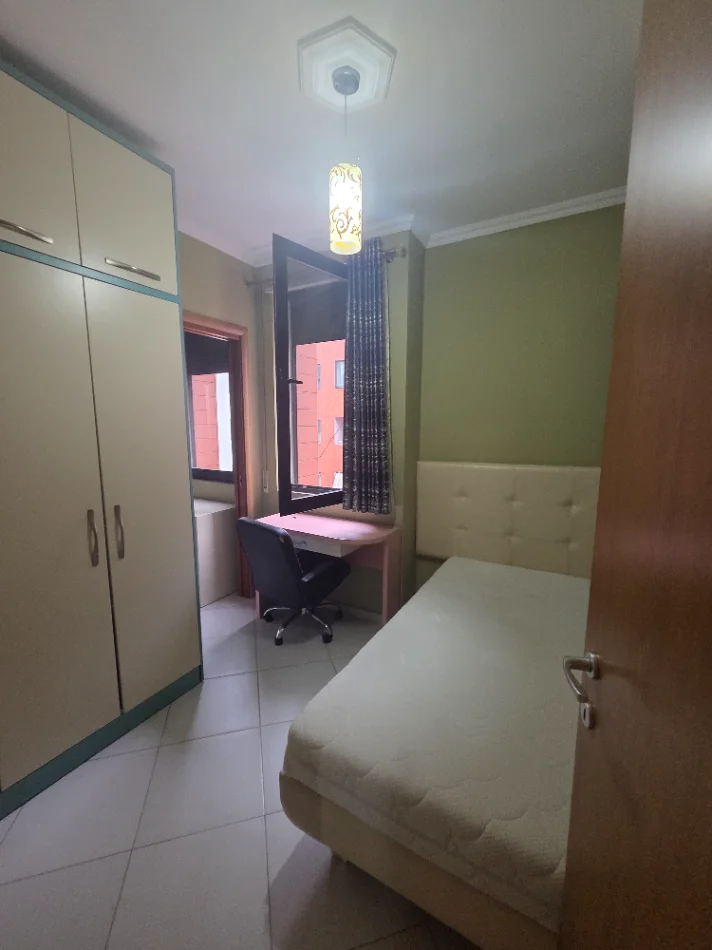 Tirane, shes 3+1+Ballkon , 170.000 €