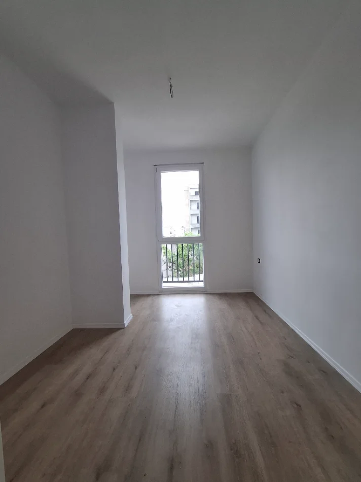 Tirane, shitet apartament 2+1+Ballkon Kati 1, 85 m² (Sauk i Vjeter)