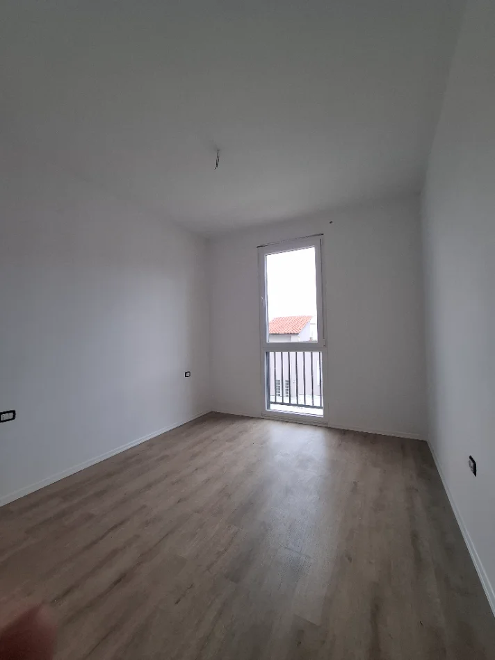 Tirane, shitet apartament 2+1+Ballkon Kati 1, 85 m² (Sauk i Vjeter)