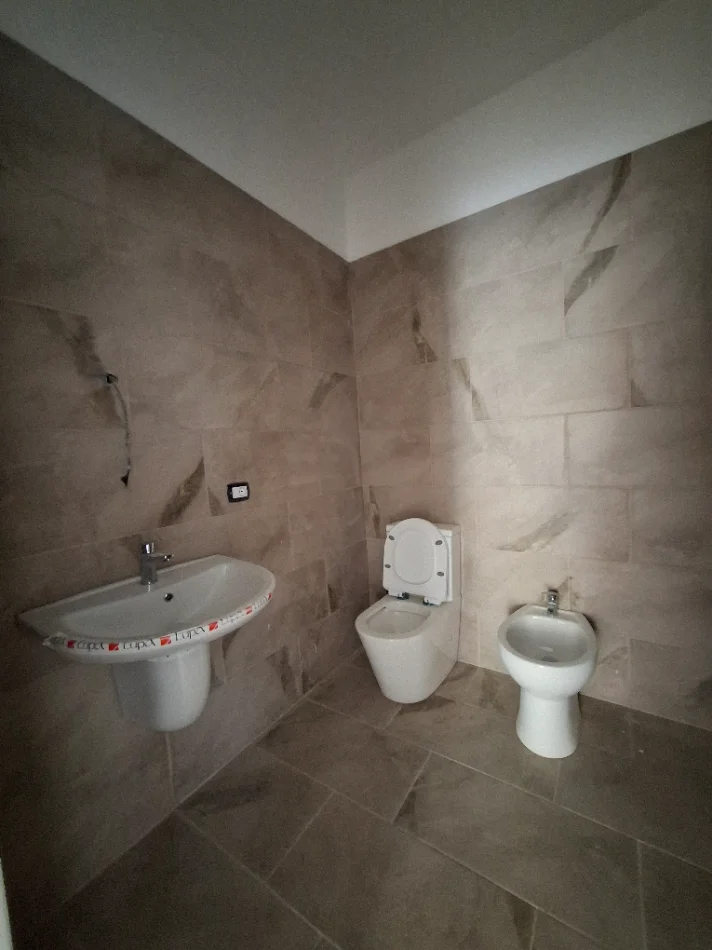 Tirane, shitet apartament 2+1+Ballkon Kati 1, 85 m² (Sauk i Vjeter)