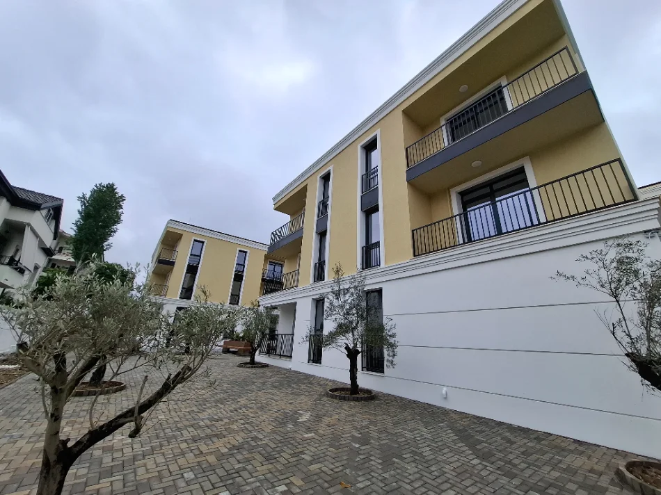 Tirane, shitet apartament 2+1+Ballkon Kati 1, 85 m² (Sauk i Vjeter)
