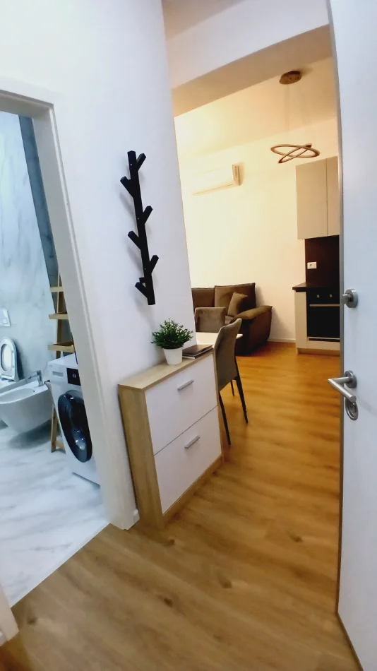 Tirane, jepet me qera apartament 1+1+Ballkon Kati 3, 53 m² 